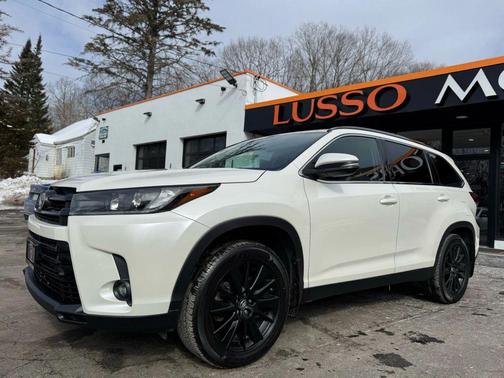2019 Toyota Highlander SE