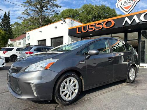 2012 Toyota Prius v Two