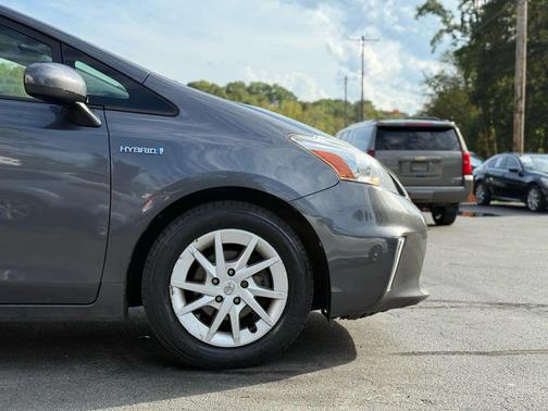 2012 Toyota Prius v Two