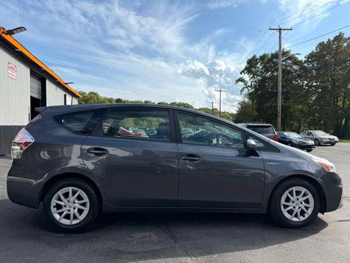 2012 Toyota Prius v Two