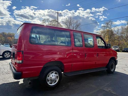 2014 Ford E350 Super Duty XL