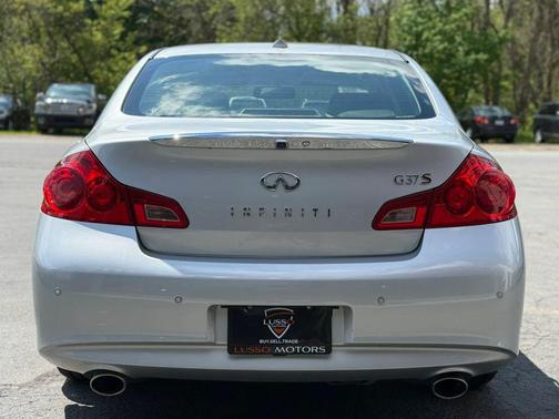 Silver 2013 INFINITI G37 Journey