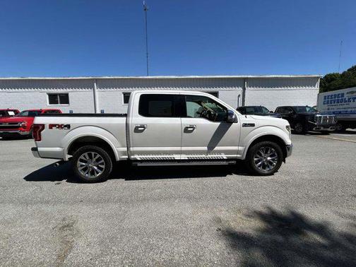 White Platinum Clearcoat Metallic 2017 Ford F-150 Lariat