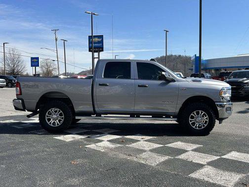 2019 RAM 2500 Tradesman Crew Cab 4x4 6'4' Box