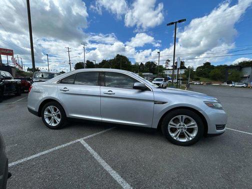 2015 Ford Taurus SEL