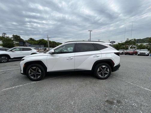 Serenity White Pearl 2025 Hyundai TUCSON SEL Convenience