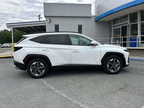 Serenity White Pearl 2025 Hyundai TUCSON SEL Convenience