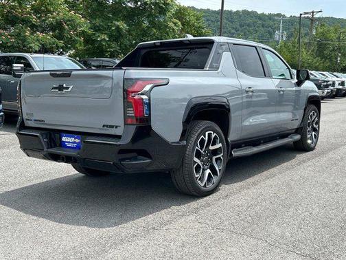2025 Chevrolet Silverado EV RST