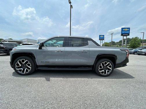 2025 Chevrolet Silverado EV RST