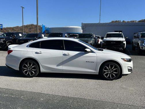 2022 Chevrolet Malibu FWD RS