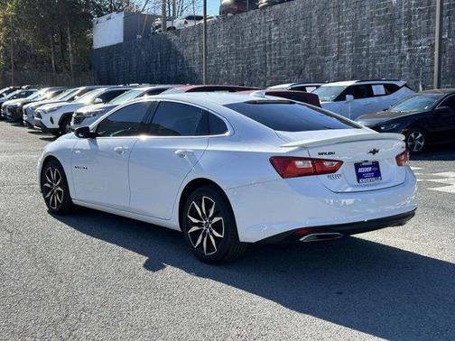 2022 Chevrolet Malibu FWD RS