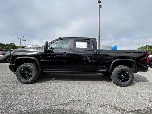 2025 Chevrolet Silverado 2500 4WD Crew Cab Standard Bed ZR2