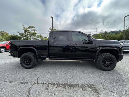 2025 Chevrolet Silverado 2500 4WD Crew Cab Standard Bed ZR2