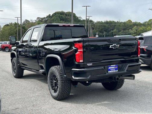2025 Chevrolet Silverado 2500 4WD Crew Cab Standard Bed ZR2