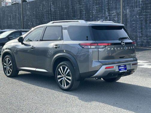2025 Nissan Pathfinder Platinum 4WD