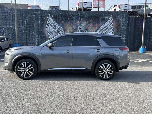 2025 Nissan Pathfinder Platinum 4WD