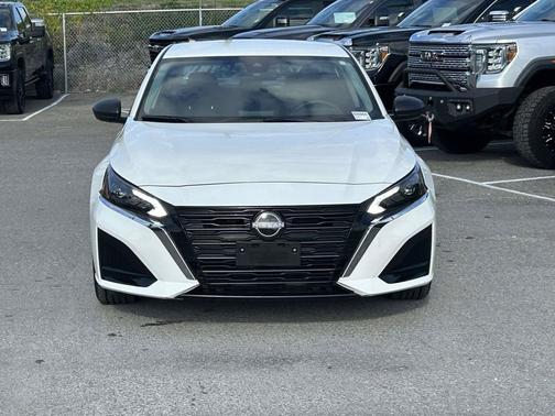 Glacier White 2025 Nissan Altima SV FWD