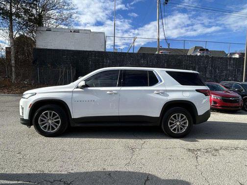 2023 Chevrolet Traverse LT Cloth