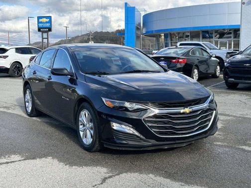 Mosaic Black Metallic 2024 Chevrolet Malibu FWD 1LT