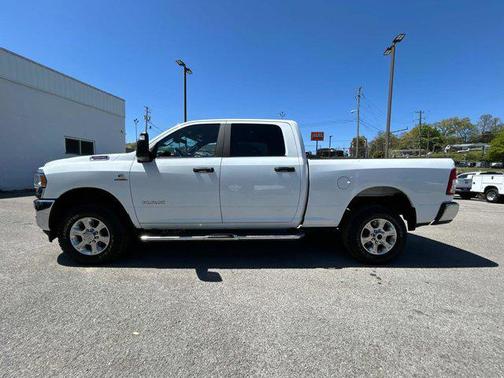 2023 RAM 2500 Big Horn Crew Cab 4x4 6'4' Box