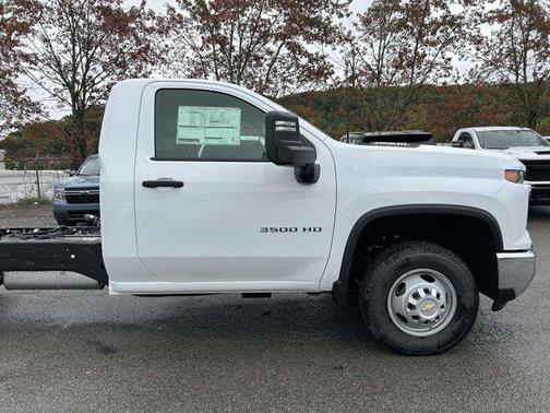 2026 Chevrolet Silverado 3500 WT