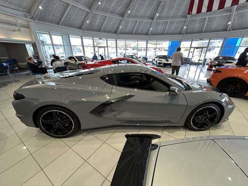 2025 Chevrolet Corvette Stingray w/3LT