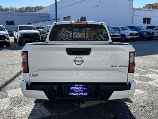 2022 Nissan Frontier SV