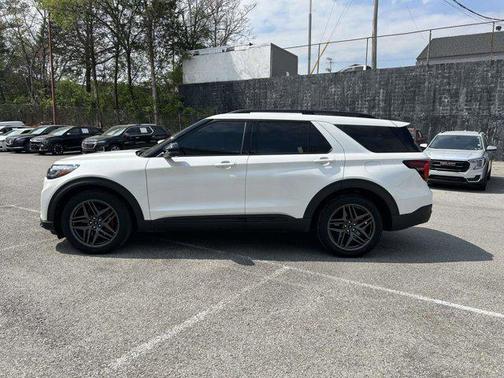 Star White Metallic Tri-Coat 2025 Ford Explorer ST