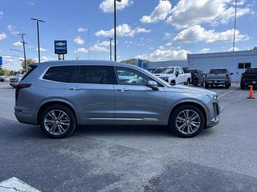 2025 Cadillac XT6 Premium Luxury FWD