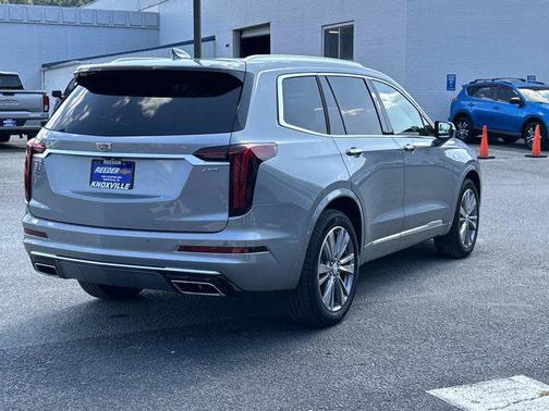 2025 Cadillac XT6 Premium Luxury FWD
