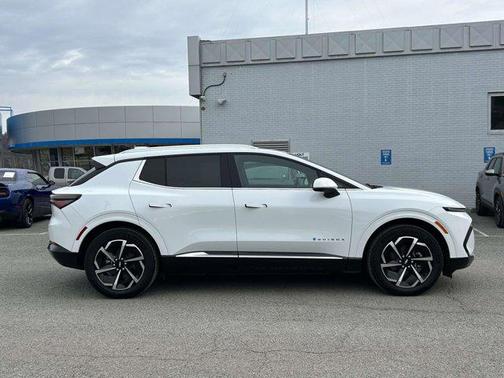 2025 Chevrolet Equinox EV LT