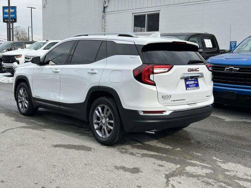 2023 GMC Terrain SLT