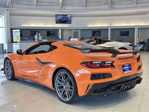 Amplify Orange Tintcoat 2024 Chevrolet Corvette Z06