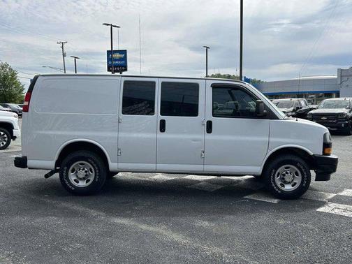 Summit White 2022 Chevrolet Express 2500 Work Van