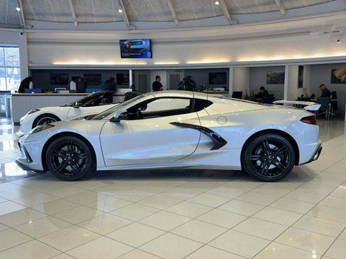 2026 Chevrolet Corvette Stingray w/2LT
