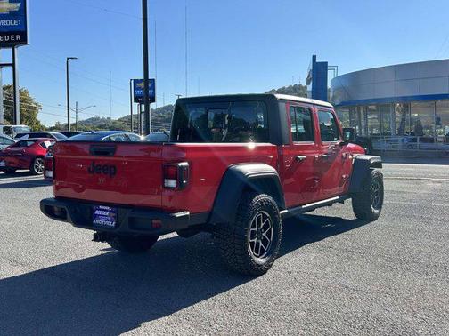2024 Jeep Gladiator Sport