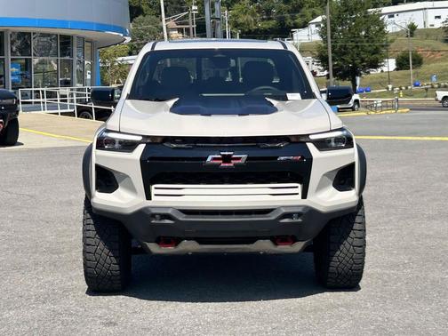 White Sands 2026 Chevrolet Colorado ZR2