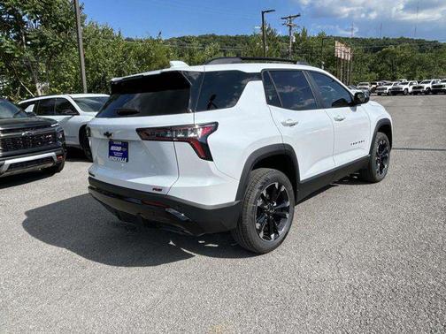 Polar White Tricoat 2026 Chevrolet Equinox FWD RS