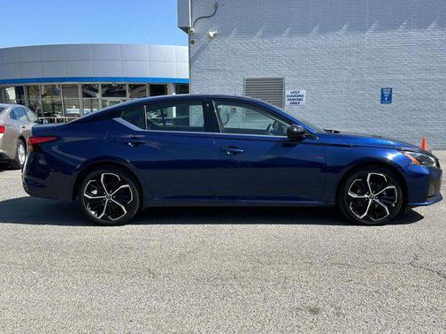 2023 Nissan Altima SR FWD