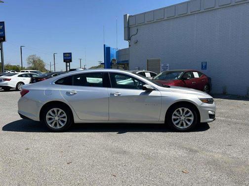 Silver Ice Metallic 2021 Chevrolet Malibu FWD LT