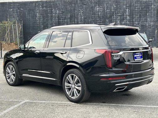 2025 Cadillac XT6 Premium Luxury FWD