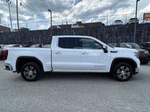 Summit White 2025 GMC Sierra 1500 SLT