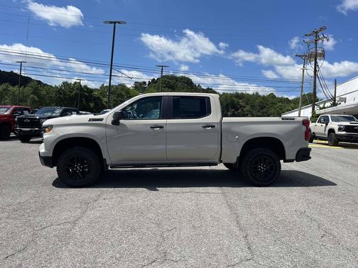 White Sands 2026 Chevrolet Silverado 1500 Custom Trail Boss