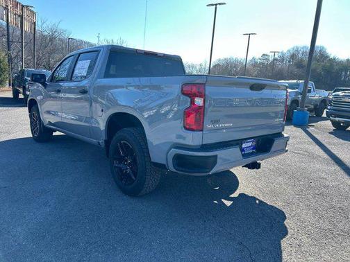 2025 Chevrolet Silverado 1500 Custom