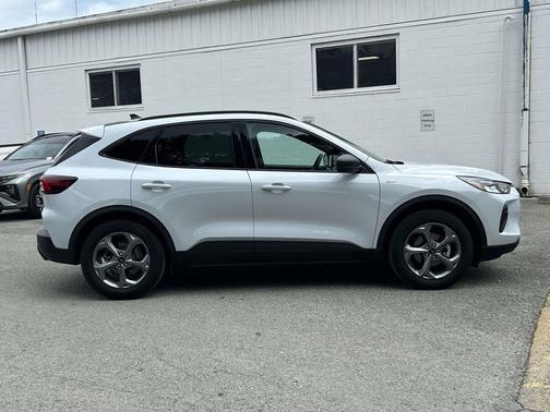 Space Silver Metallic 2025 Ford Escape ST-Line