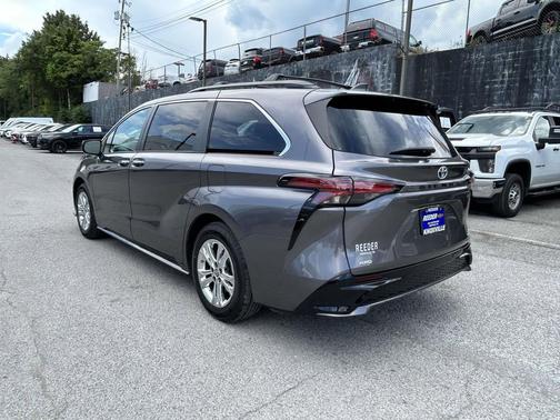 Predawn Gray Mica 2022 Toyota Sienna XSE 7 Passenger