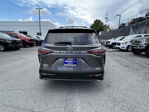 Predawn Gray Mica 2022 Toyota Sienna XSE 7 Passenger