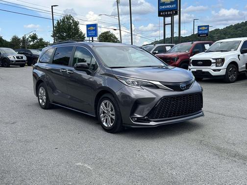 Predawn Gray Mica 2022 Toyota Sienna XSE 7 Passenger