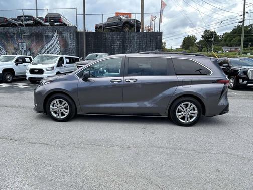 Predawn Gray Mica 2022 Toyota Sienna XSE 7 Passenger
