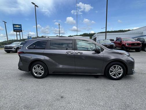 Predawn Gray Mica 2022 Toyota Sienna XSE 7 Passenger